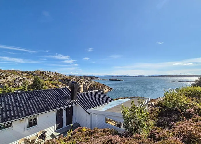 4 Bedroom Gorgeous In Semesterbostad