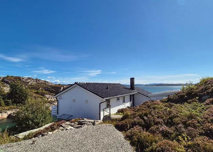 4 Bedroom Gorgeous In * Steinsland (Vestland)